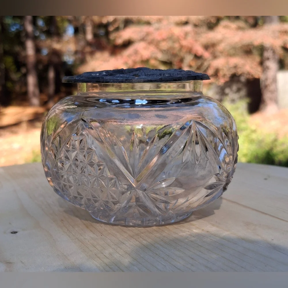Vintage Clear Cut Glass Vanity Jar Hair Receiver Popourri Jar